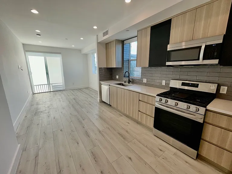 928 S Catalina St #6 — Photo 5