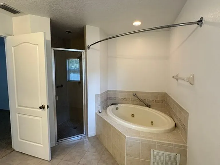 710 Avalon St SE — Photo 12