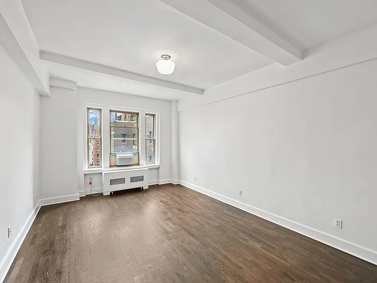 24 5th Ave #1127 — Photo 1