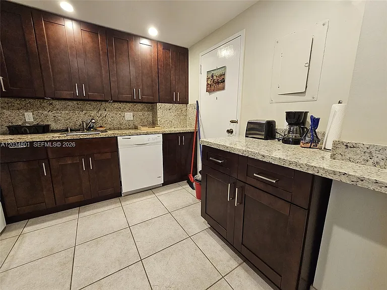 1980 S Ocean Dr #6J — Photo 12