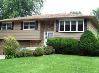 7441 Wilson Pl, Merrillville, IN