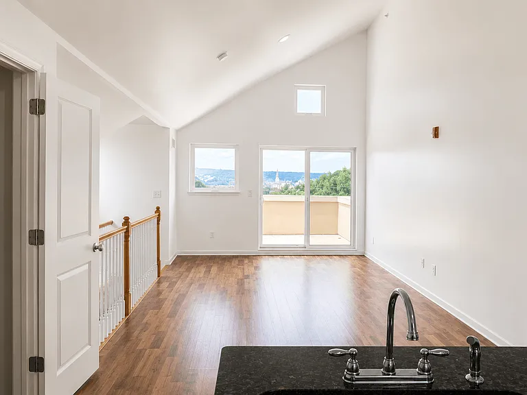 5261 Ridge Avenue — Photo 9