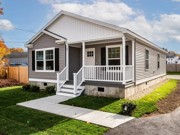 37 Hall Place, Exeter, NH 03833