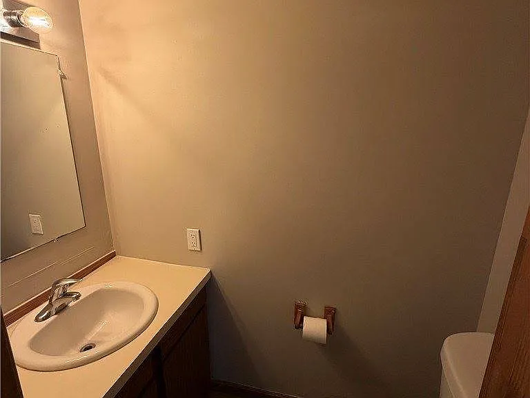 3831 Eigen St #2 — Photo 3