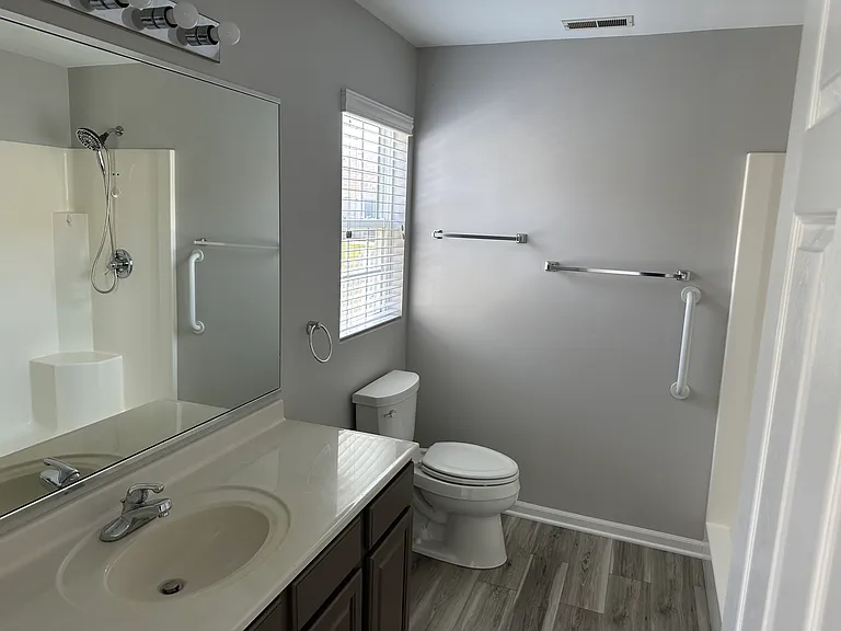 1627 Evergreen Ave — Photo 5