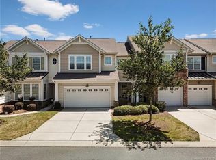 112 Falling Ridge Ln, Mount Holly, NC 28120