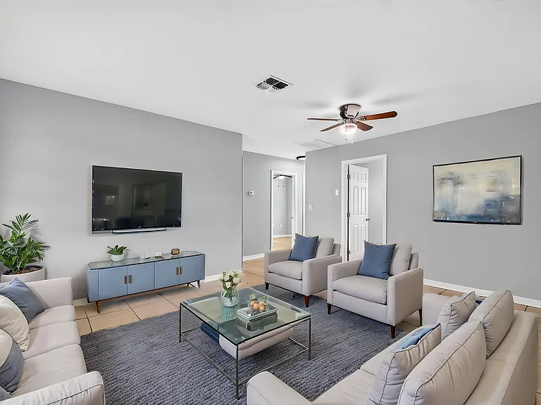 12435 Clear Lake Dr — Photo 3