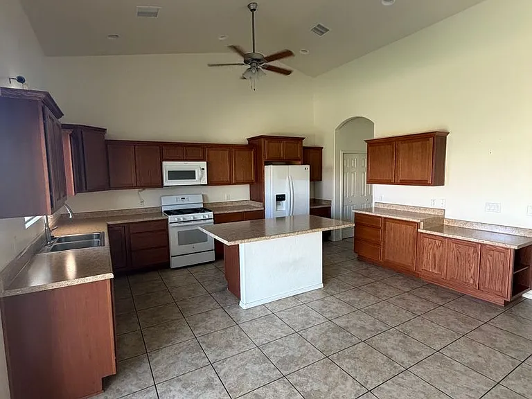 2189 Jacks Dr — Photo 11