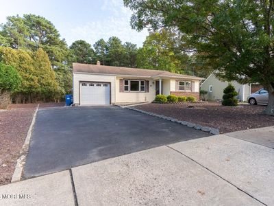23 Burlington Court, Toms River, NJ, 08757