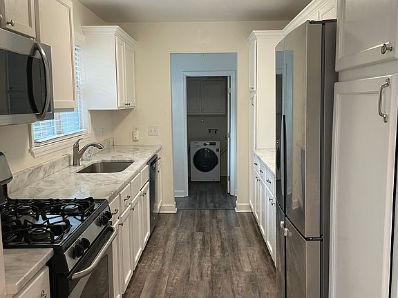 5th image of 2421 Persimmon Rd