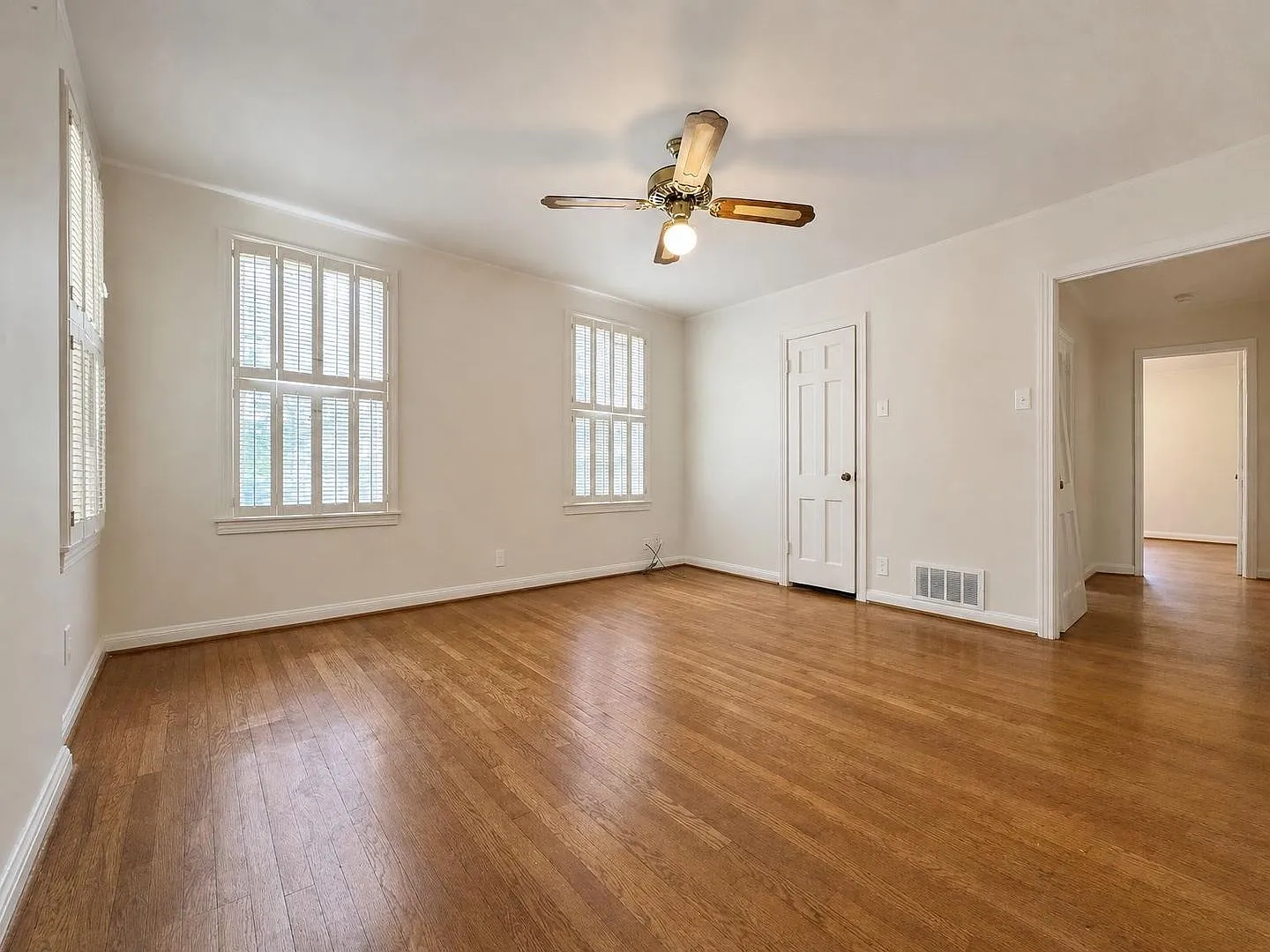 Charming 3 Bed / 2 Bath Home with Fenced Yard in Temple, TX — Photo 3