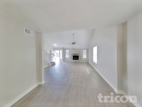 4th image of 10868 Trestle Ct