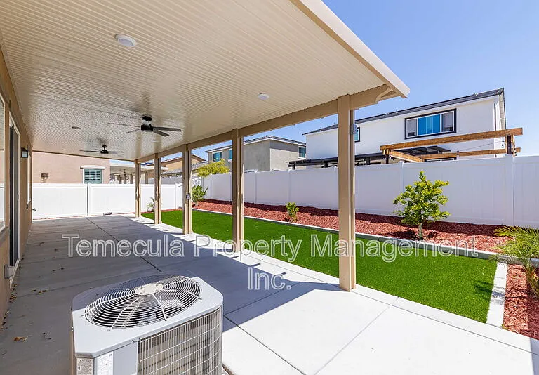 1816 Tapaderos St — Photo 18