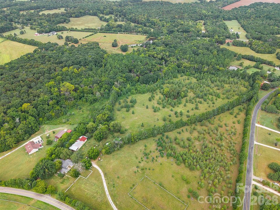 1st image of 450 Rambo Rd W