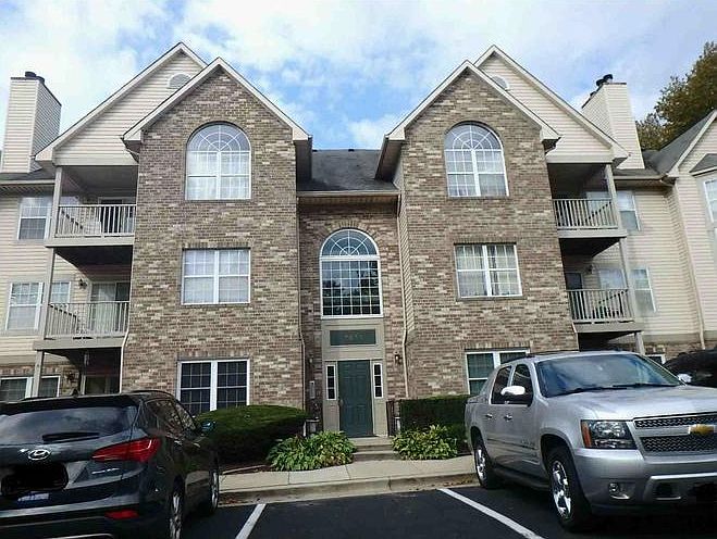 1st image of 9815 Lake Pointe Ct APT 104