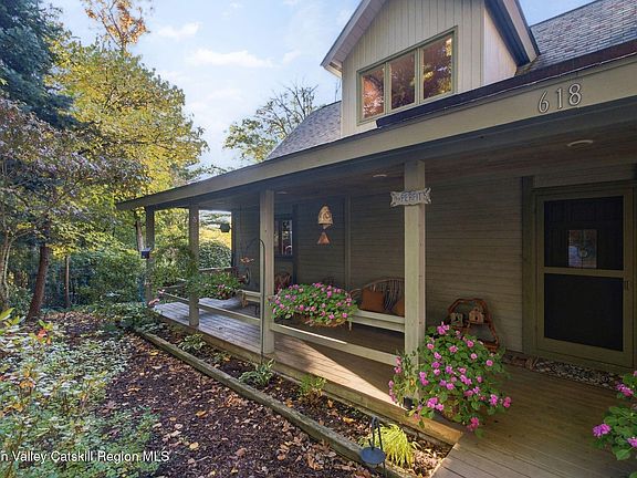 4th image of 618 Beaverkill Road