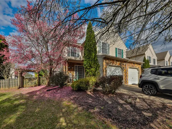 1741 Brookstone Dr, Alburtis, PA 18011