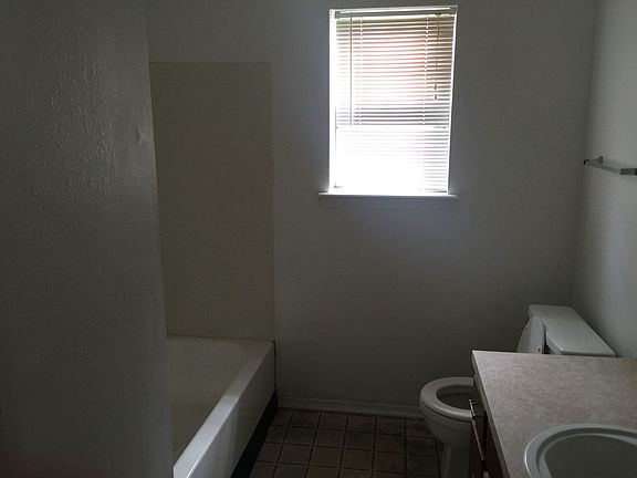 4th image of 110 S 44th St