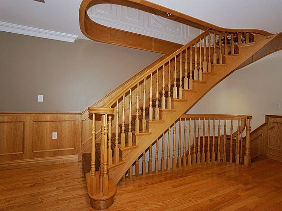 2nd image of 7307 Avenue V