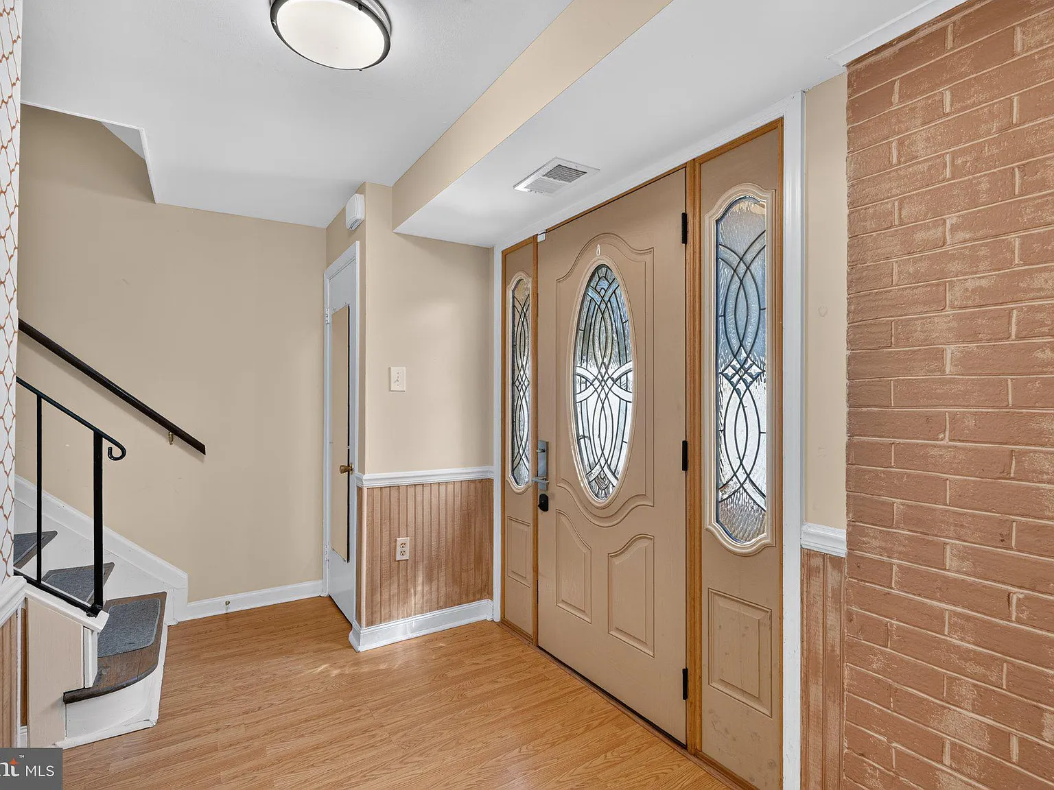 4 bed, 2.5 bath, 2112 sqft, $3,000 — Photo 3