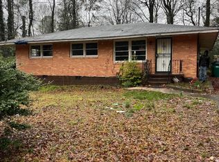 704 Valley View Dr, Forest Park, GA 30297