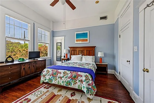2525 Broadway St — Photo 12