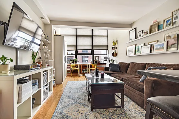 Rented by Compass | media 7