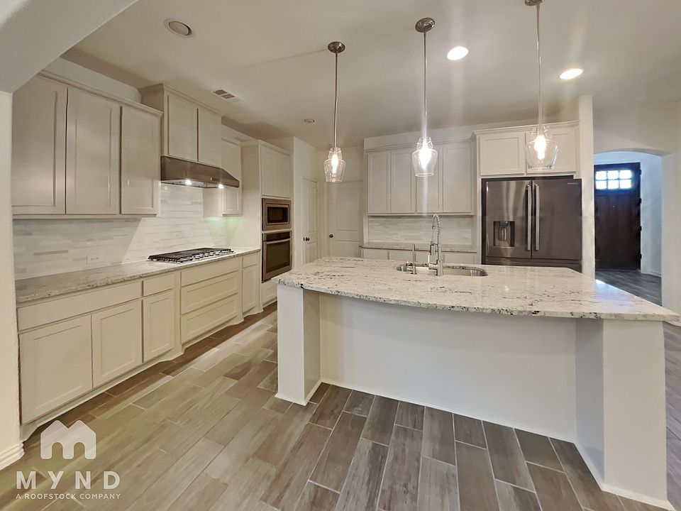 1st image of 432 Wiltshire Blvd
