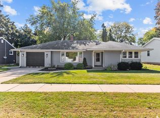 865 W 18th Ave, Oshkosh, WI 54902