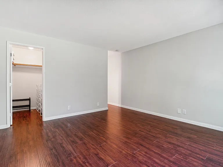 866 Woodland Ct — Photo 31