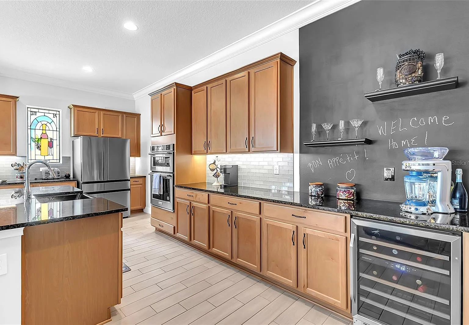 3 bed, 2.5 bath, 2208 sqft, $3,200 — Photo 4
