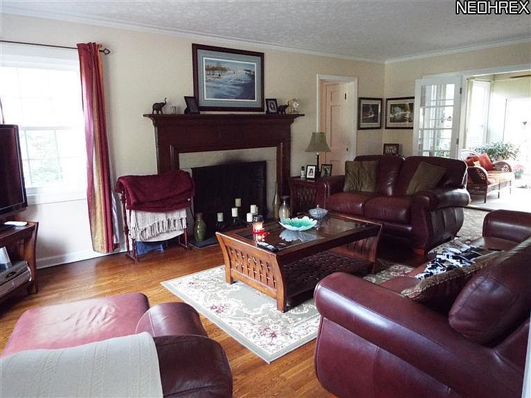 1st image of 9686 Pine Manor Dr