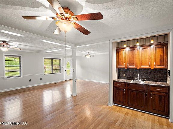 3rd image of 2253 Cleary Rd