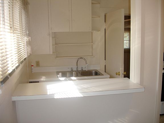 5th image of 2361 S Williams St