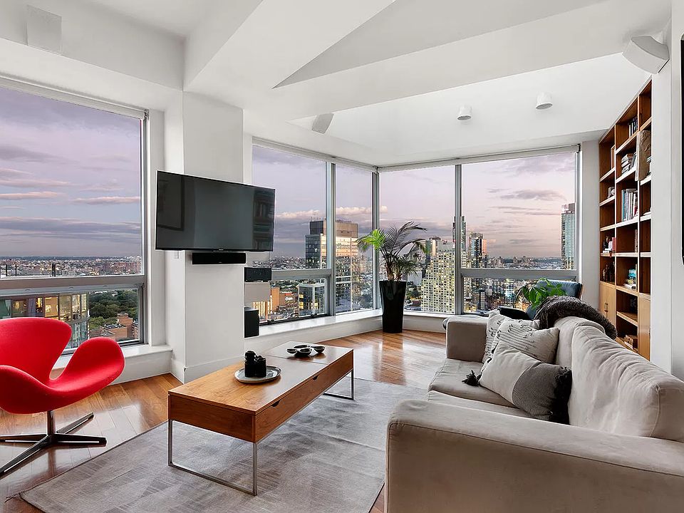 1st image of 150 Myrtle Ave Penthouse 3207