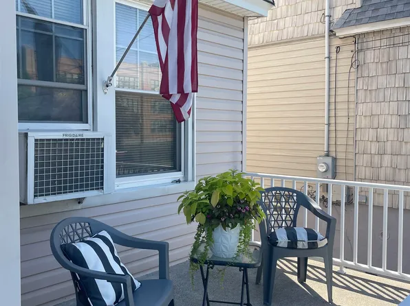 74 W 56th St, Bayonne, NJ 07002