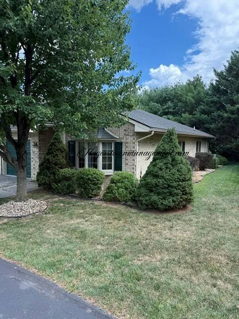 Condo in Cortland Manor — Photo 3