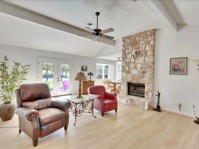 5 Pillow Rd, Sunset Valley, TX, 78745