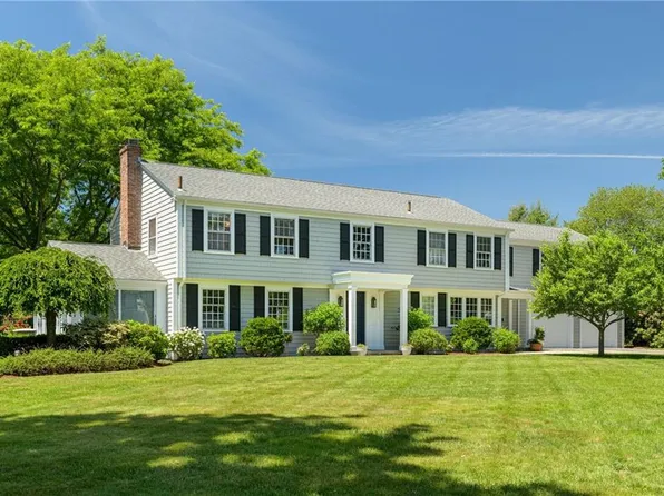 9 Stone Tower Ln, Barrington, RI 02806