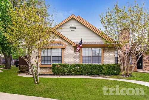 2033 Feather Ln Photo 1