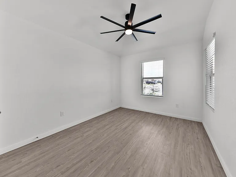 606 Bean Bnd — Photo 24