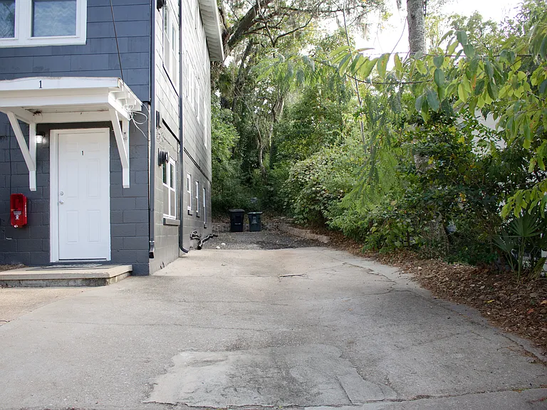 629 E Park Ave #2 — Photo 4