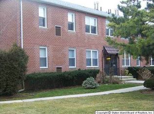 30 Fenway Cir APT 1, Staten Island, NY 10308