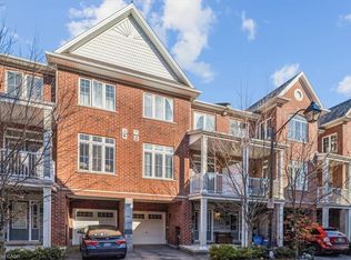 181 Plains Rd W #36, Burlington, ON L7T 0B1