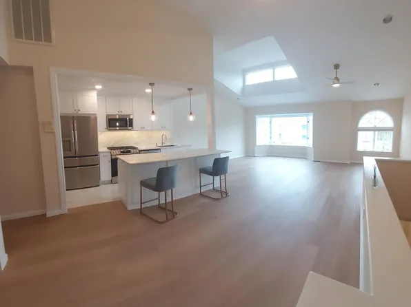 23970B Oak Park Dr, Douglaston, NY 11362