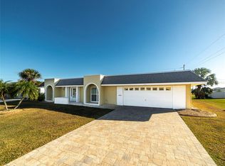 603 Fox Hills Dr, Sun City Center, FL 33573