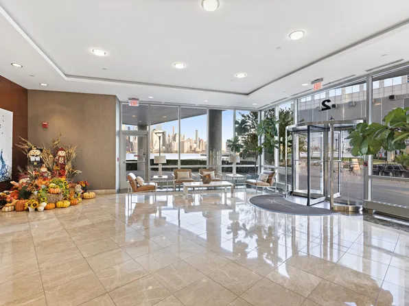 2 2nd Street image 8 of 10