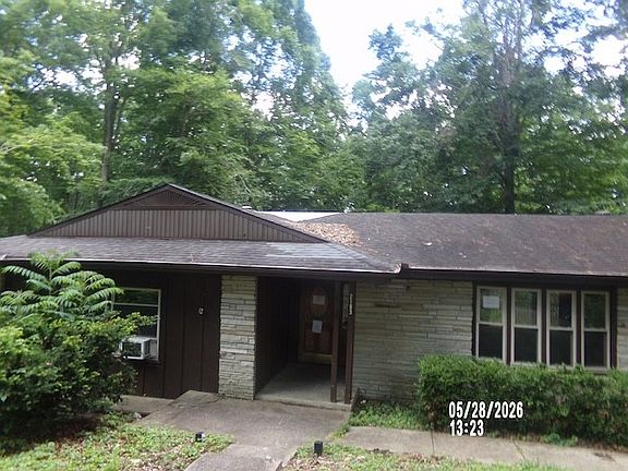 4th image of 2103 Lambert Dr