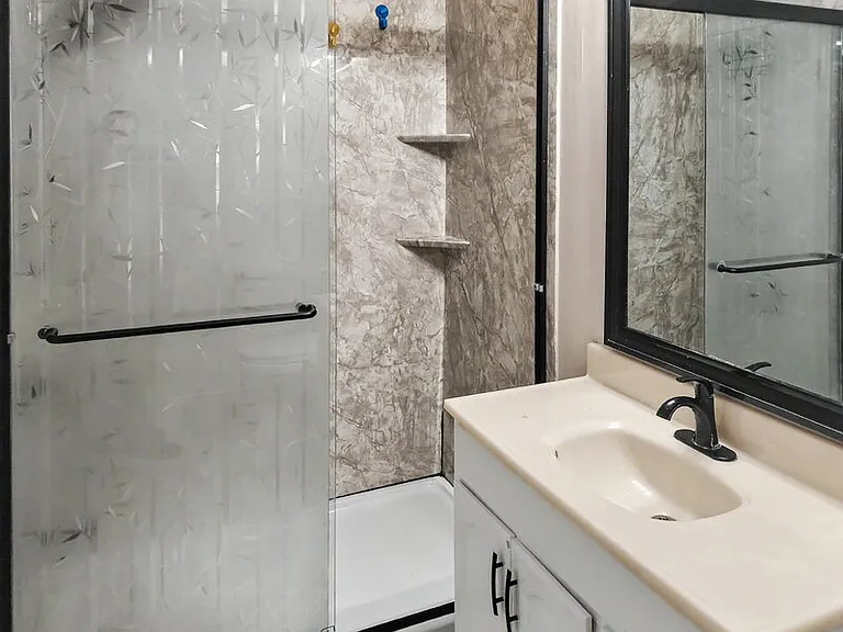 102 Appletree Ct — Photo 12