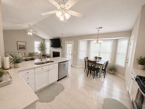 4th image of 6321 Stapleton Rd